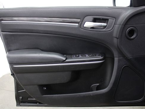 Used 2022 Chrysler 300 Touring w/ Sport Appearance Package RWD image 11