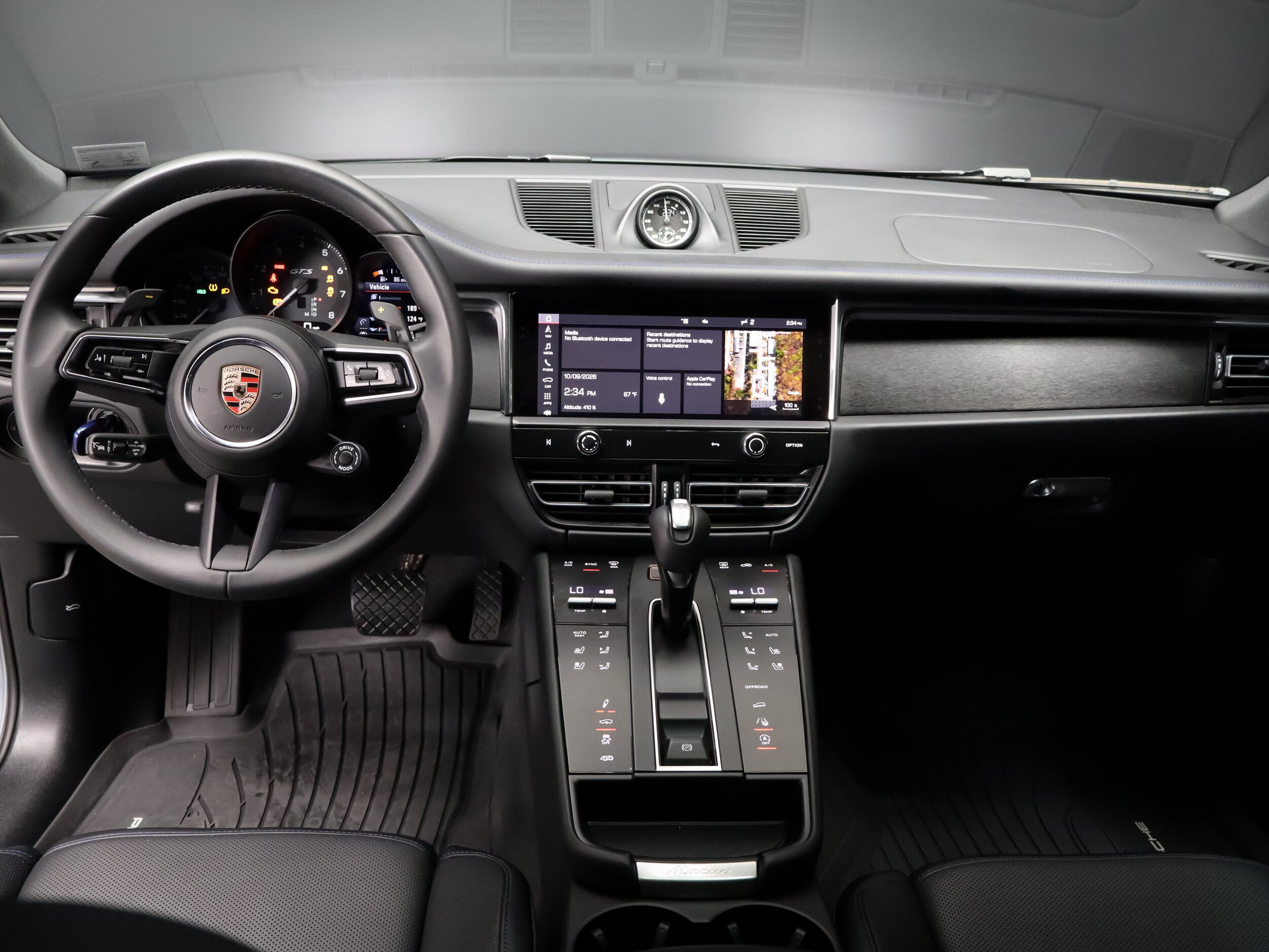 Certified 2025 Porsche Macan GTS AWD/4WD image 25