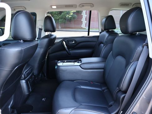 Used 2023 INFINITI QX80 Luxe w/ Cargo Package AWD/4WD image 29