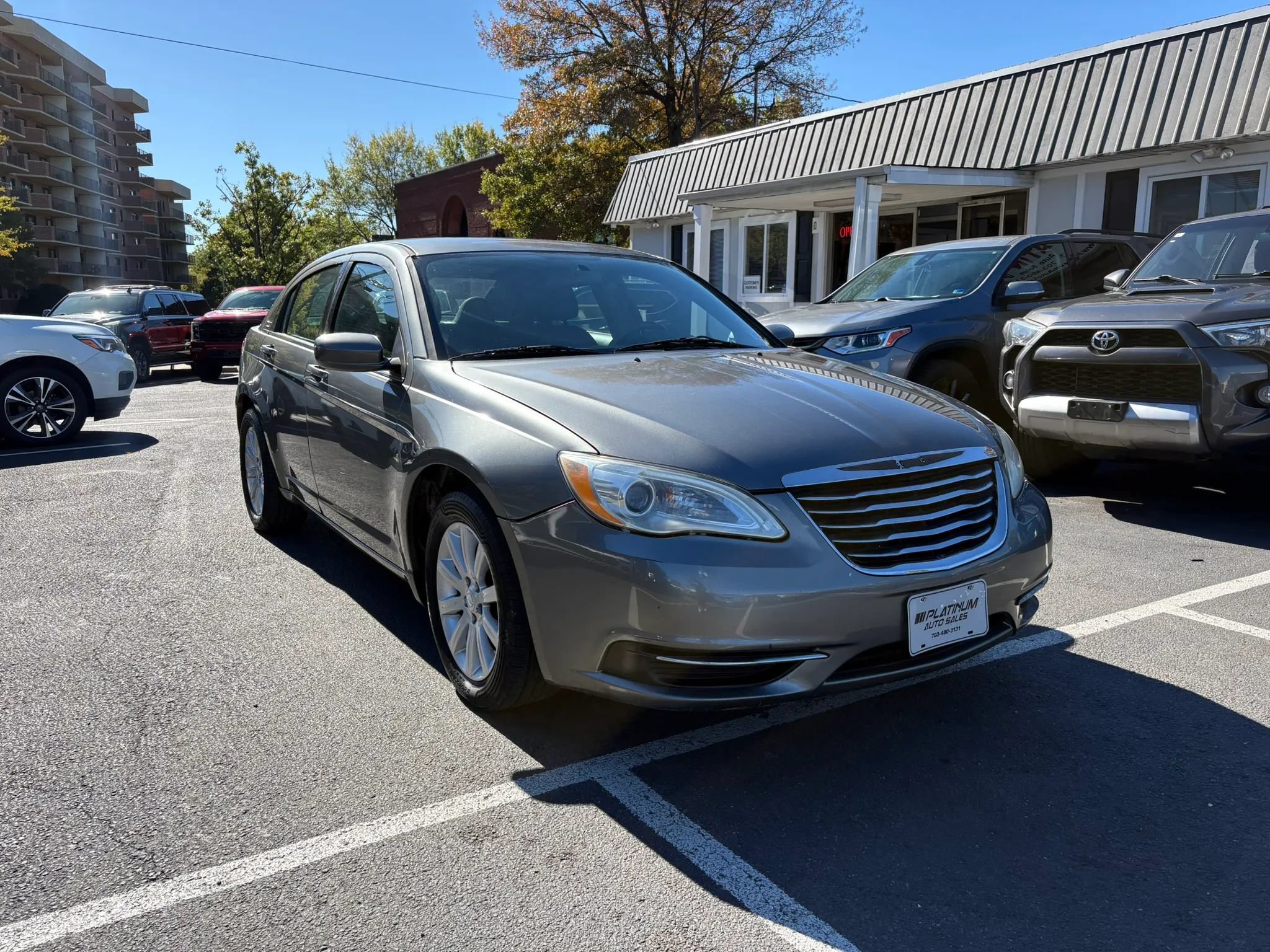 Used 2013 Chrysler 200 Touring FWD image 2
