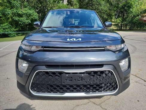 Used 2022 Kia Soul LX w/ Technology Package image 2