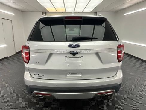 Used 2017 Ford Explorer XLT FWD image 19