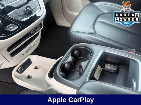 Used 2023 Chrysler Pacifica Touring-L FWD image 34
