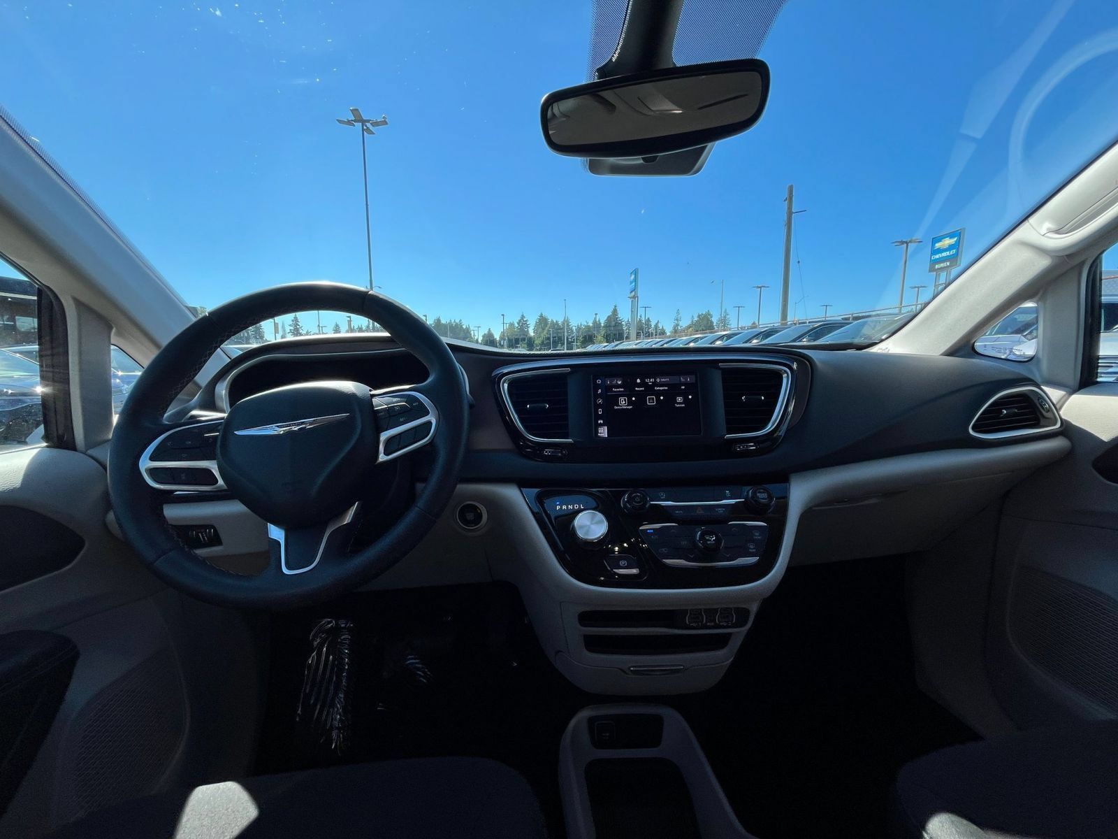 Used 2024 Chrysler Voyager LX FWD image 35