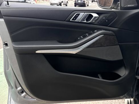 Used 2024 BMW X5 xDrive40i w/ Premium Package image 14