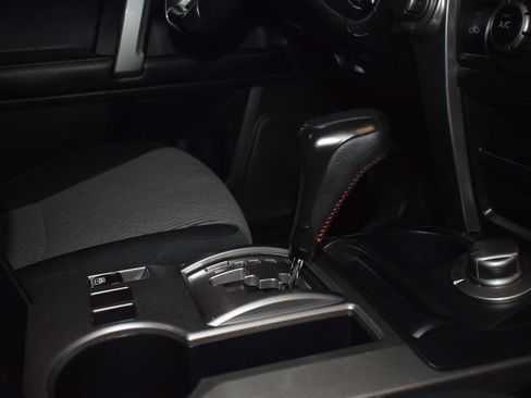 Used 2017 Toyota 4Runner SR5 AWD/4WD image 14