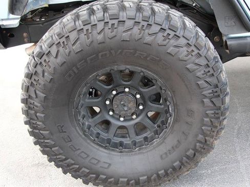 Used 2012 Jeep Wrangler Unlimited Rubicon w/ Dual Top Group AWD/4WD image 43