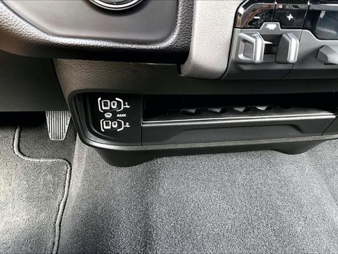 Used 2024 RAM 2500 Big Horn w/ Bed Utility Group image 18