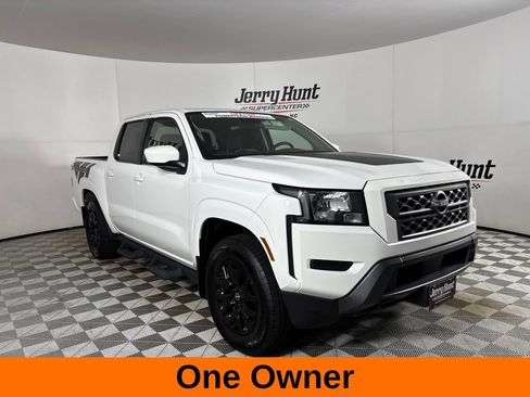 Used 2023 Nissan Frontier SV w/ Graphics Package AWD/4WD image 4