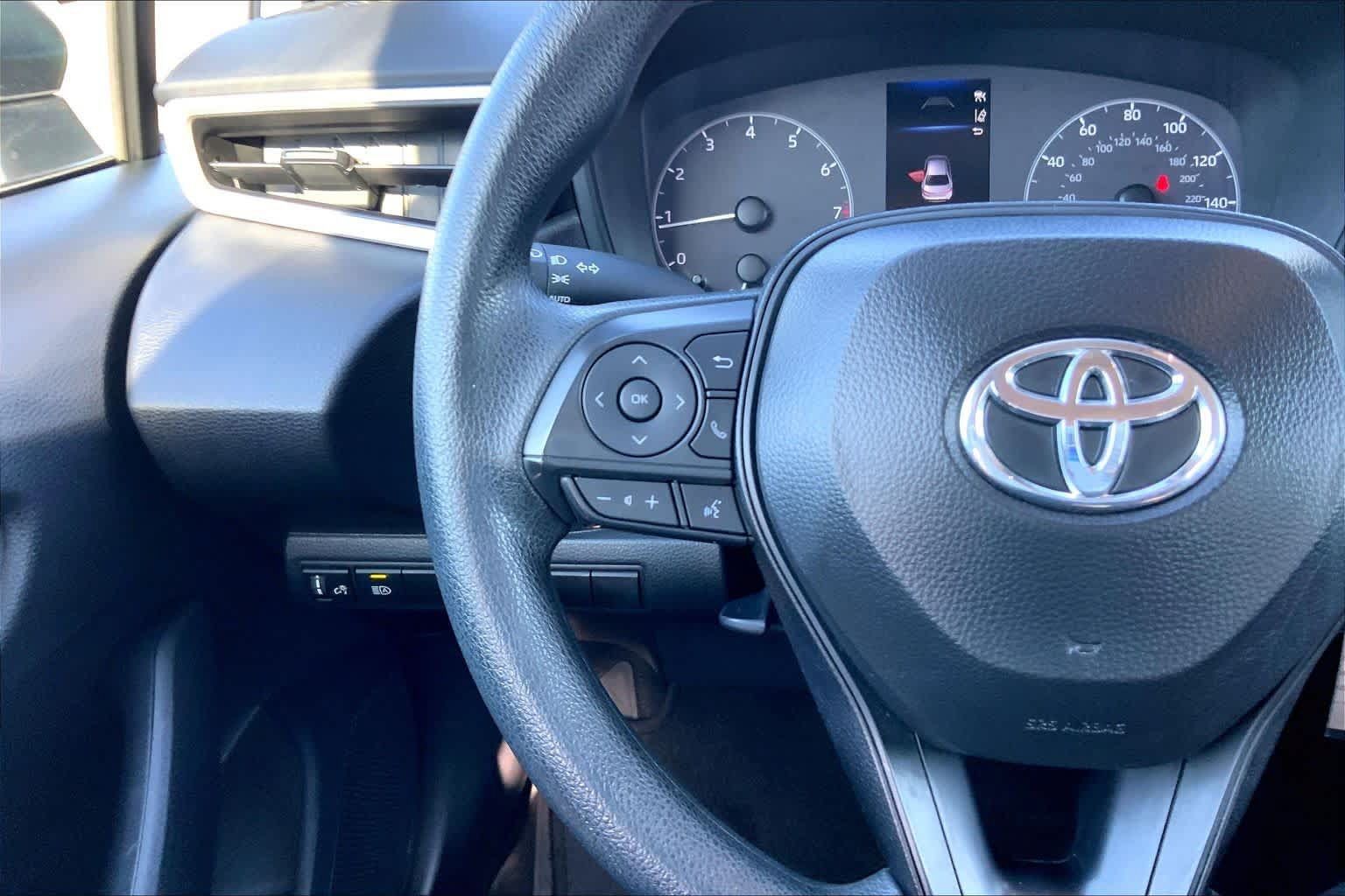 Used 2025 Toyota Corolla LE FWD image 23