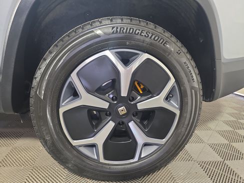 Used 2024 Rivian R1S Adventure Quad AWD/4WD image 10