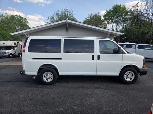 Used 2012 Chevrolet Express 3500 RWD image 8