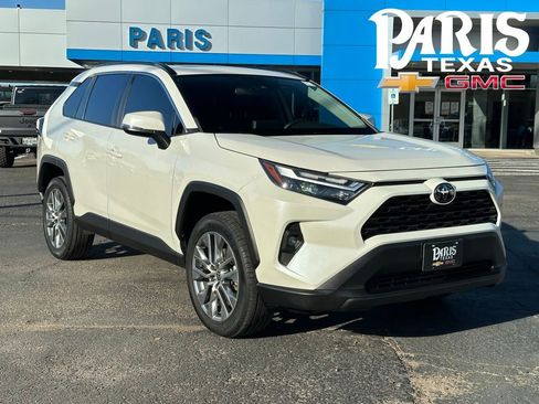 Used 2022 Toyota RAV4 XLE Premium image 1