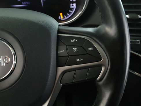 Used 2020 Jeep Grand Cherokee Limited AWD/4WD image 10