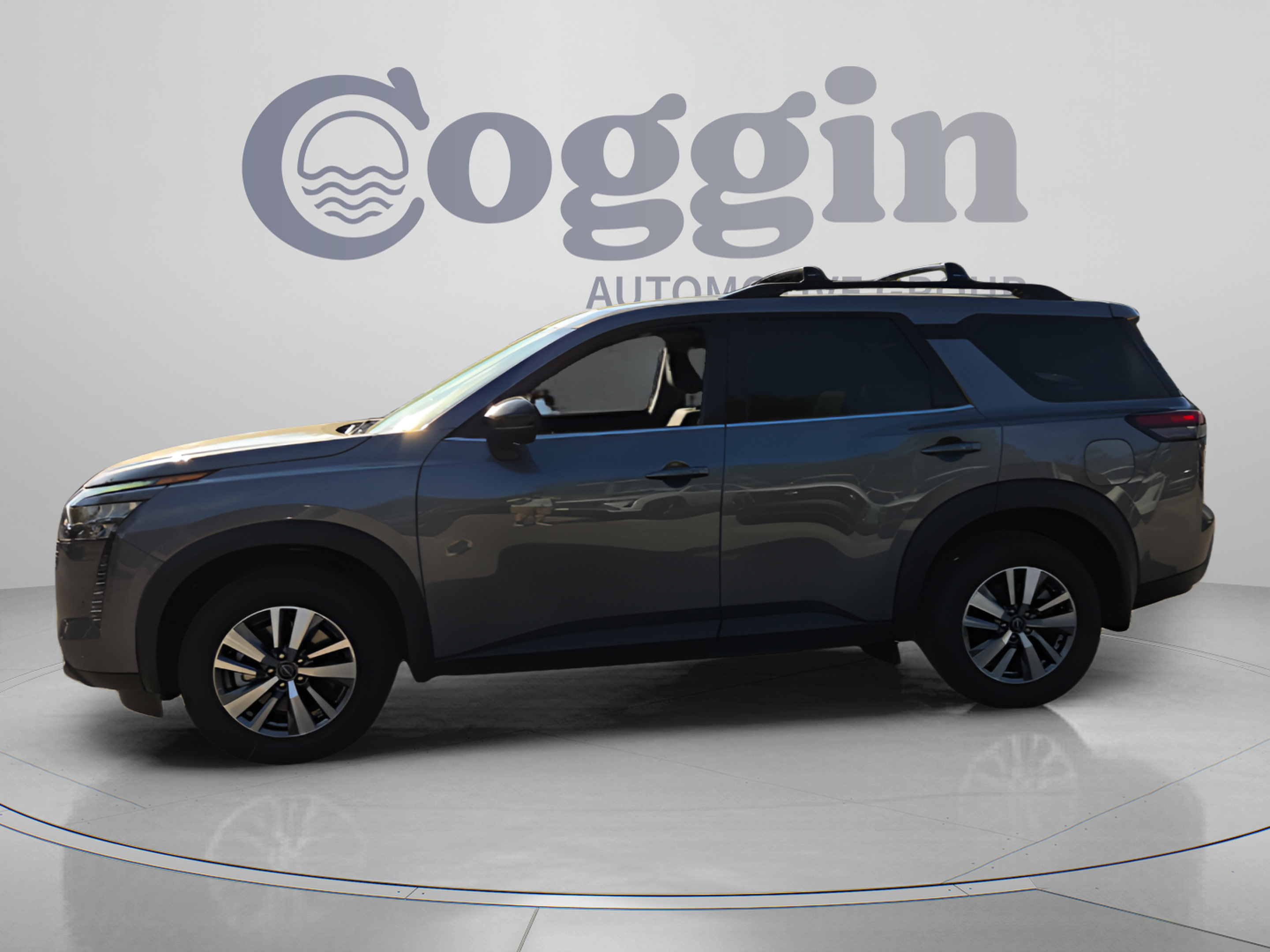 Used 2026 Nissan Pathfinder SL FWD image 2