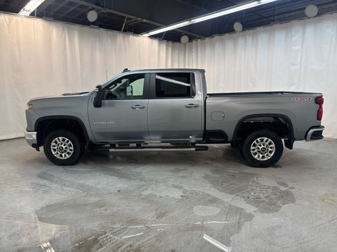 Certified 2025 Chevrolet Silverado 2500 LT w/ Convenience Package image 3