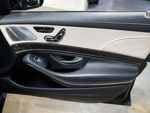 Used 2017 Mercedes-Benz S 550 4MATIC Sedan image 17