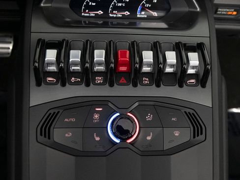 Used 2016 Lamborghini Huracan LP 610-4 AWD/4WD image 25