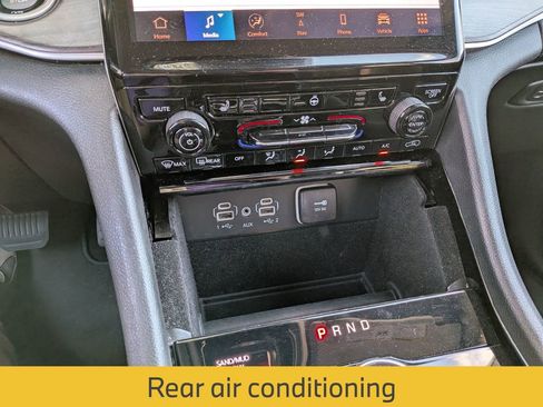 Used 2022 Jeep Grand Cherokee L Limited image 21