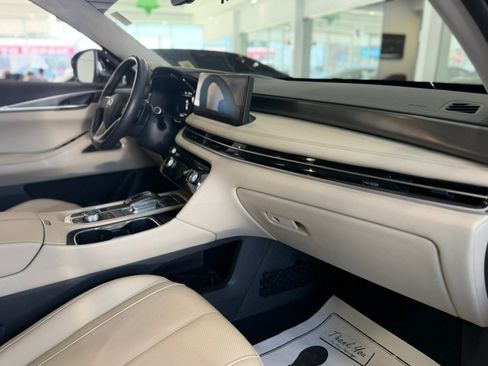 Used 2023 INFINITI QX60 Luxe w/ Vision Package AWD/4WD image 19