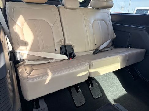 Used 2024 Ford Expedition Limited image 14