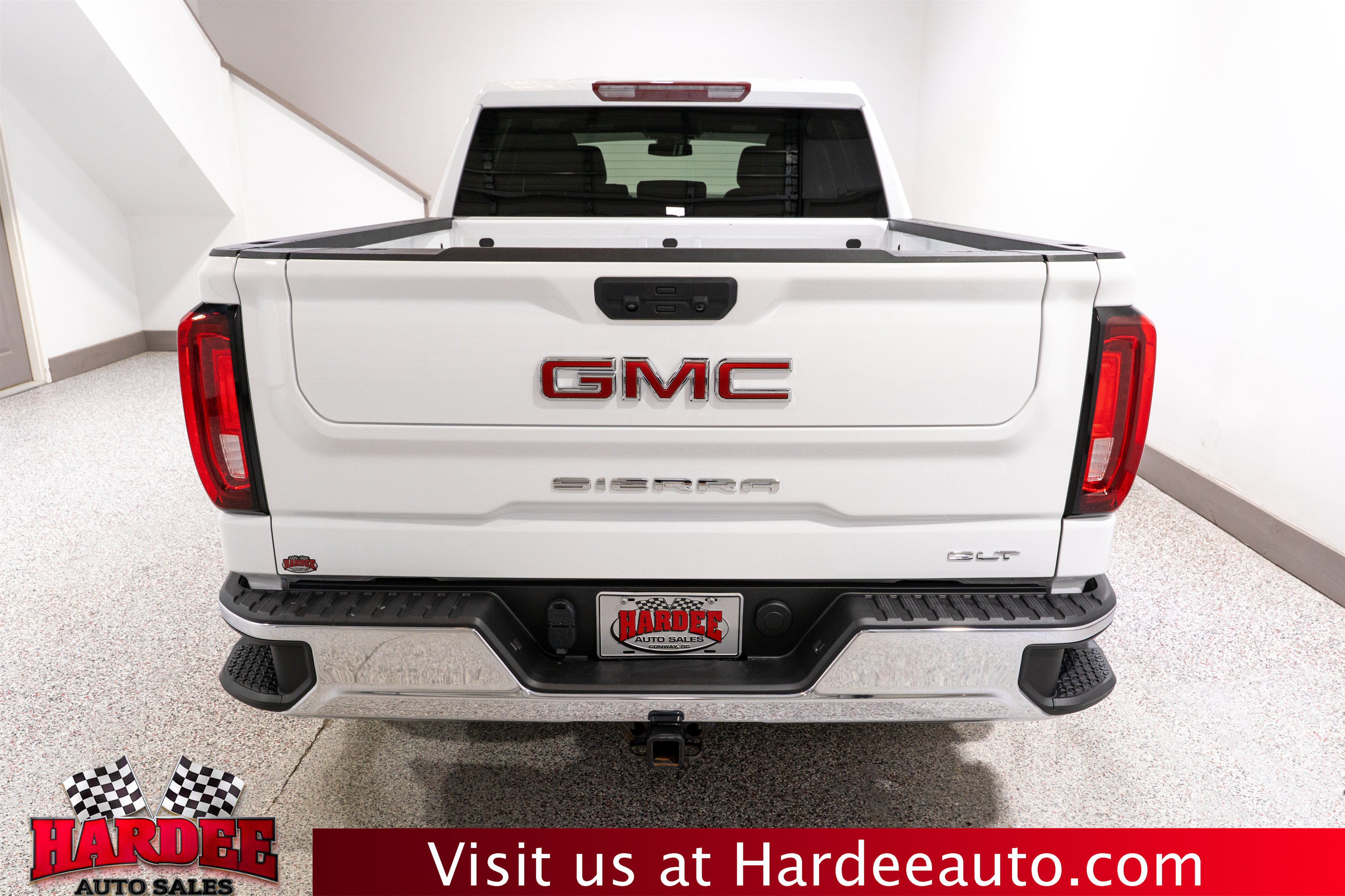 Used 2025 GMC Sierra 1500 SLT AWD/4WD image 4