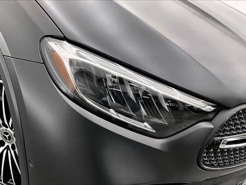 Certified 2024 Mercedes-Benz GLC 300 image 26