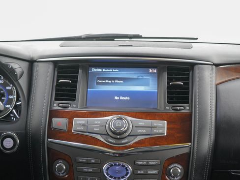 Used 2016 INFINITI QX80 4WD w/ Deluxe Technology Package image 16