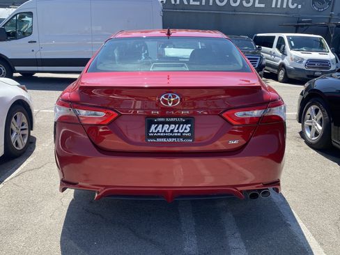 Used 2020 Toyota Camry SE FWD image 9