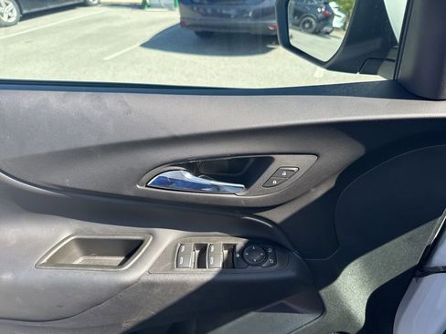 Used 2022 Chevrolet Equinox LT image 19