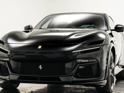 Used 2025 Ferrari Purosangue image 5