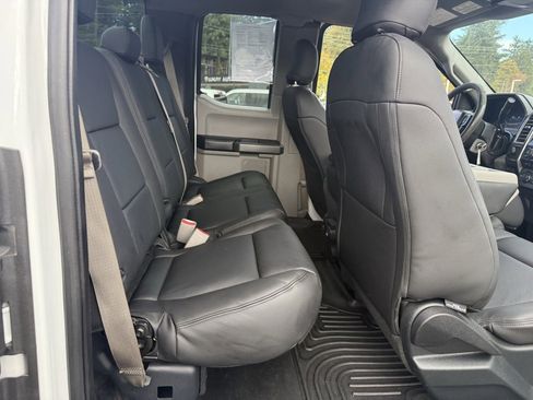 Used 2017 Ford F350 XLT w/ Camper Package image 33