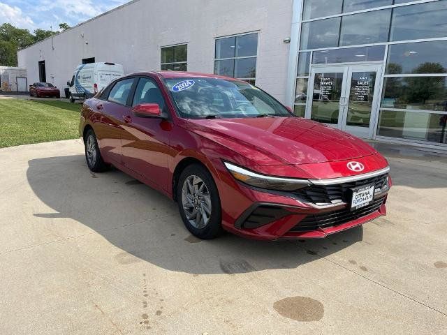 Used 2024 Hyundai Elantra Blue FWD image 1