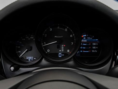 Used 2023 Porsche Macan Turbo AWD/4WD image 23
