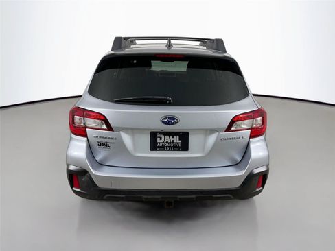 Used 2019 Subaru Outback 2.5i Limited AWD/4WD image 12