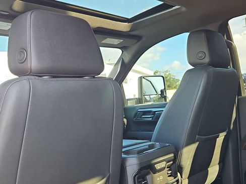 Used 2024 GMC Sierra 2500 AT4 w/ AT4 Premium Plus Package image 19