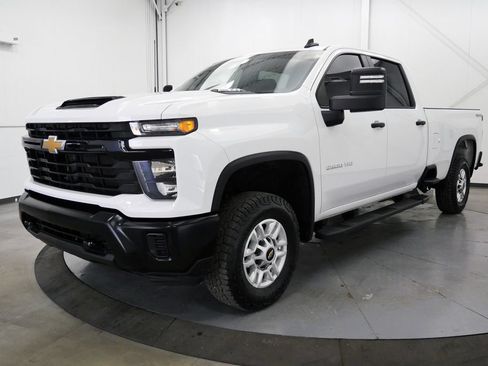 Used 2024 Chevrolet Silverado 2500 W/T AWD/4WD image 3
