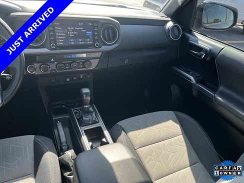Used 2022 Toyota Tacoma TRD Off-Road AWD/4WD image 14