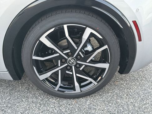 New 2026 Toyota Prius Plug-In Hybrid FWD image 28