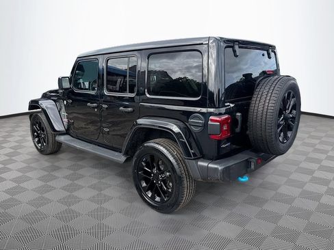 Used 2023 Jeep Wrangler Unlimited Sahara w/ Cold Weather Group AWD/4WD image 8