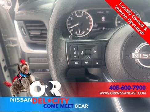 Used 2024 Nissan Rogue S FWD image 18