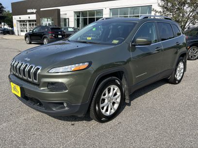 Used 2018 Jeep Cherokee Latitude Plus w/ Comfort/Convenience Group