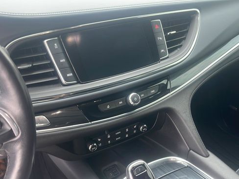 Used 2021 Buick Enclave Premium w/ Sun and Sites Package image 10