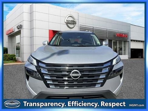 Certified 2024 Nissan Rogue SV AWD/4WD image 7