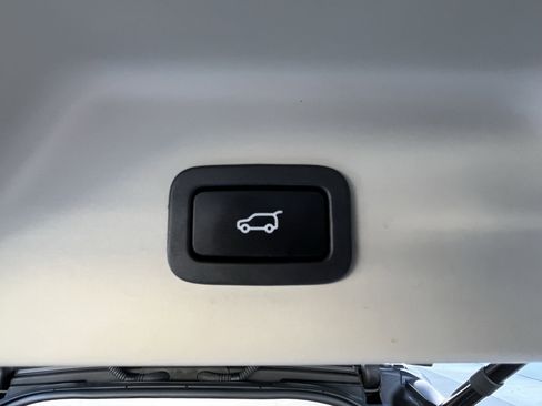 Used 2017 Land Rover Range Rover Supercharged image 32