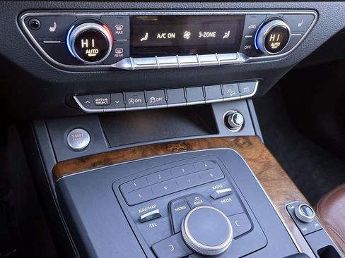 Used 2018 Audi Q5 2.0T Premium w/ Convenience Package image 18