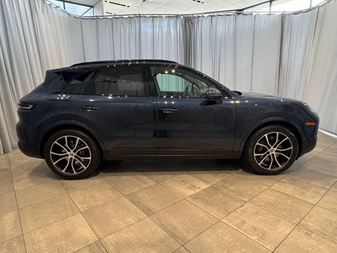 Certified 2025 Porsche Cayenne image 8