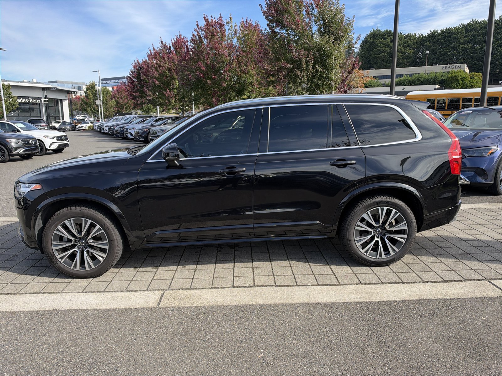 Used 2020 Volvo XC90 T5 Momentum w/ Protection Package Premier AWD/4WD image 9