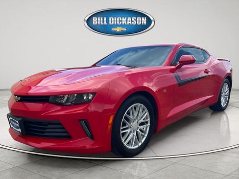 Used 2017 Chevrolet Camaro LT w/ Technology Package RWD image 3