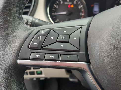 Used 2019 Nissan Rogue Sport SL w/ Premium Package image 15